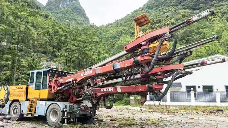紅河哈尼族彝族自治州廣西出售21年五新三臂鑿巖臺車