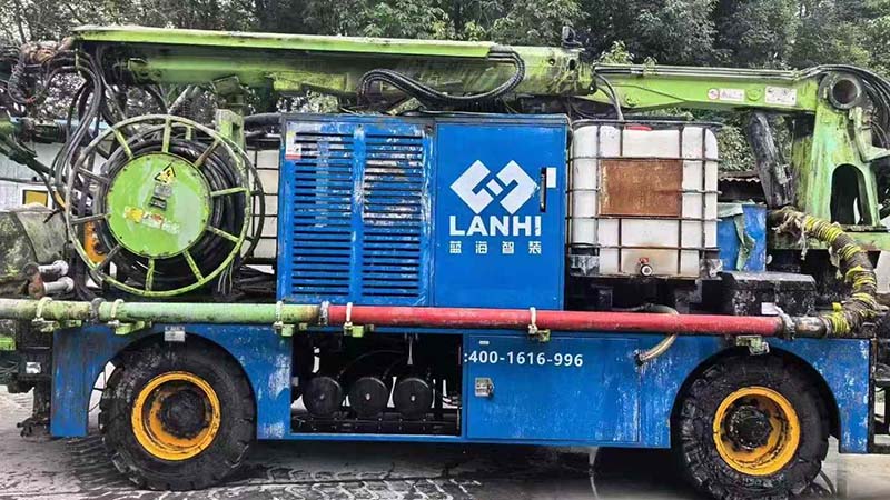 紅河哈尼族彝族自治州四川出售23年藍(lán)海P40F輪式濕噴機(jī)